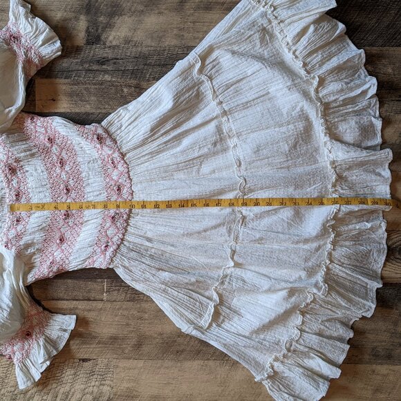 Ivy City Co Liesl Dress Smocked Floral Cream Small - Picture 5 of 7